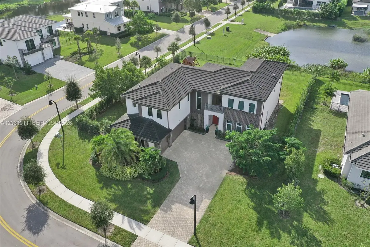 6804 N Stillwater Shores Dr, Davie, FL 33314 - #1