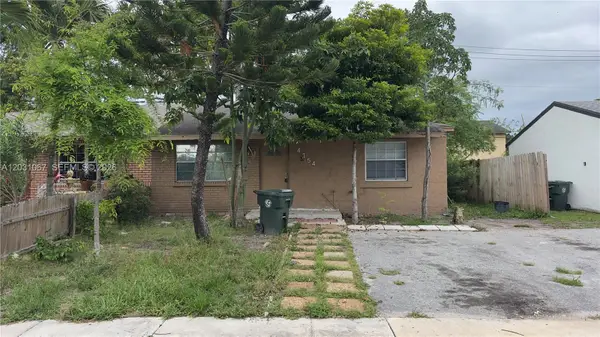 4754 Chariot Cir, Green Acres, FL 33463