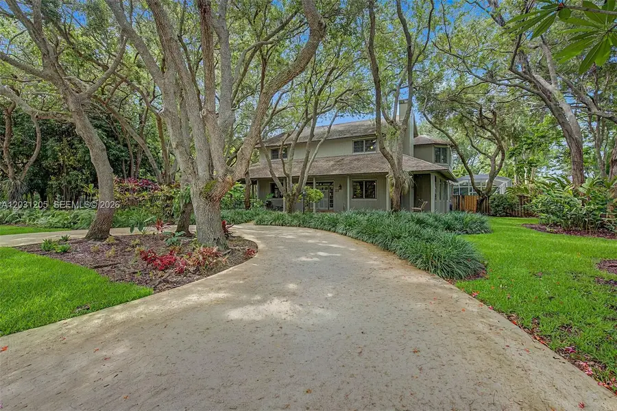 8200 SW 182nd St, Palmetto Bay, FL 33157 - #2