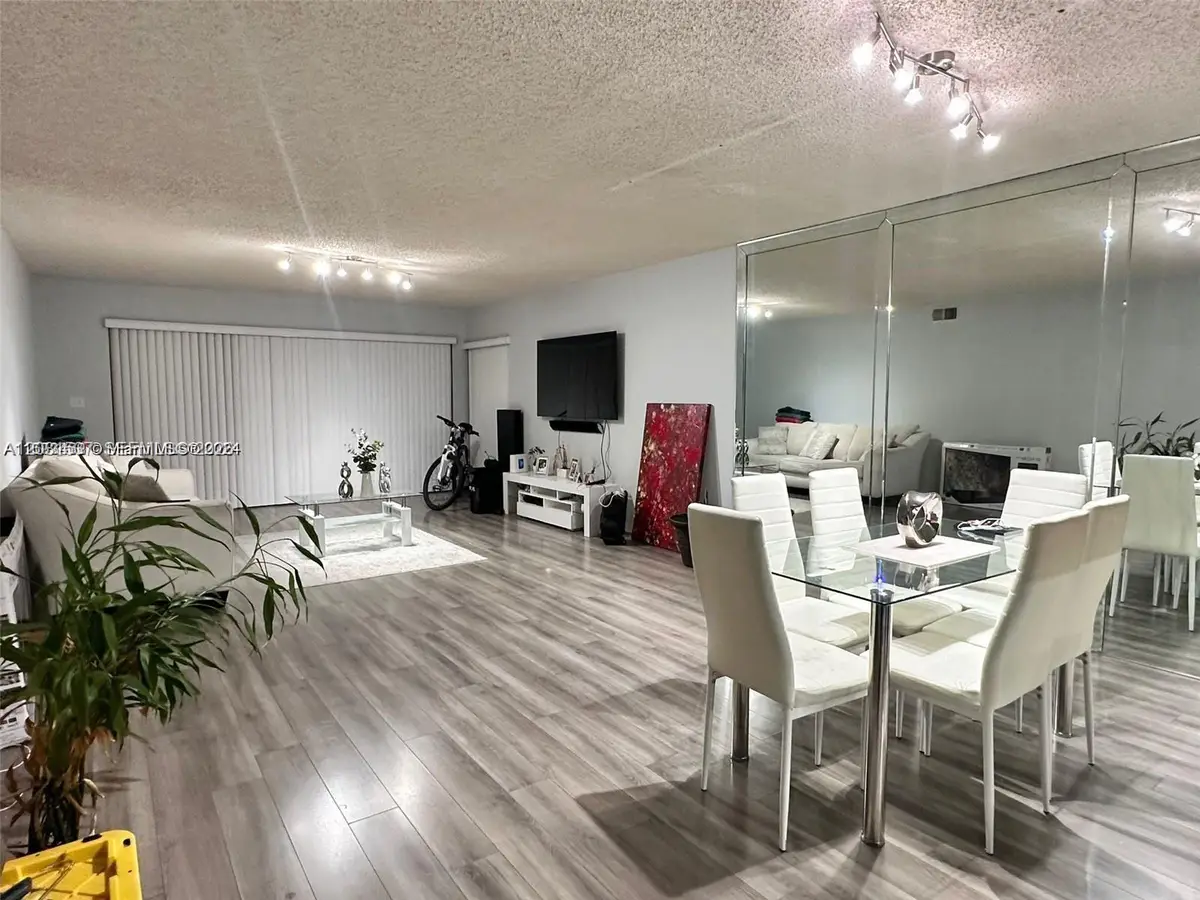 601 Ives Dairy Rd #401-8, Miami, FL 33179 - #1