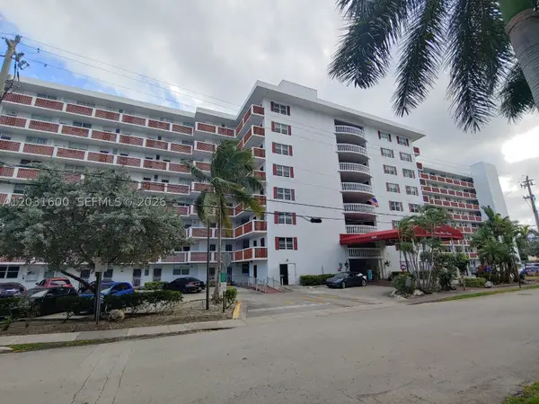 3660 NE 166th St #511, North Miami Beach, FL 33160
