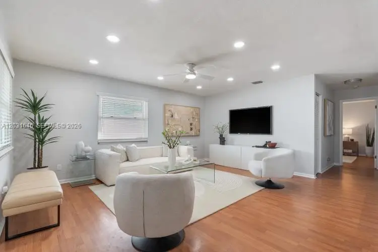 870 NE 35th St, Oakland Park, FL 33334 - #2