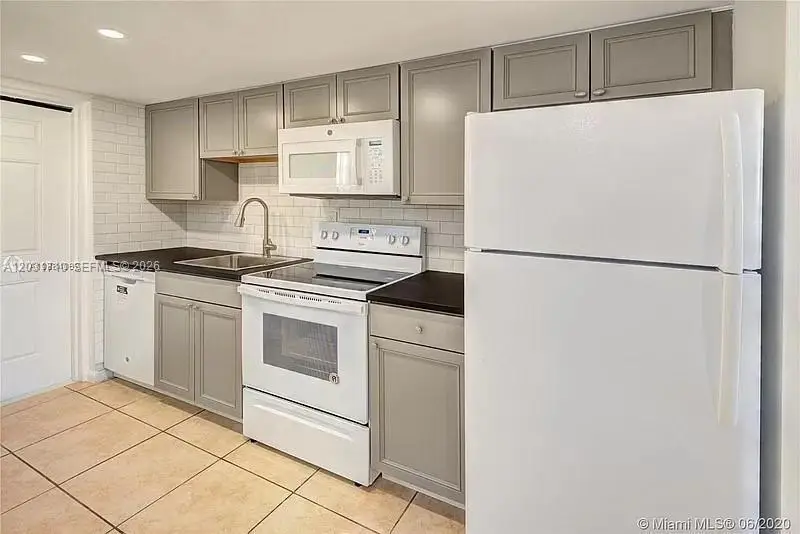 4121 NW 26th St #T14, Lauderhill, FL 33313 - #1