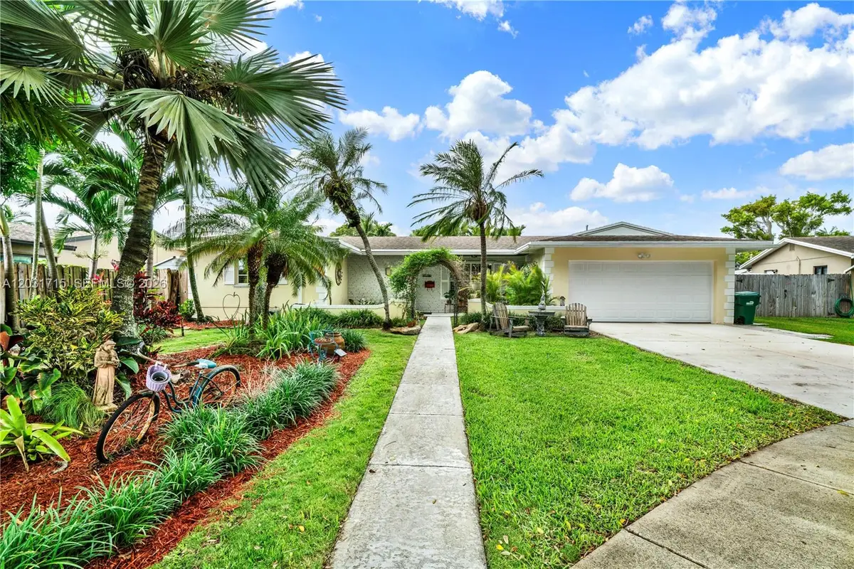 18920 SW 92nd Ct, Cutler Bay, FL 33157 - #1