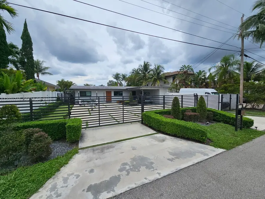 2543 Gulfstream Ln, Fort Lauderdale, FL 33312 - #2