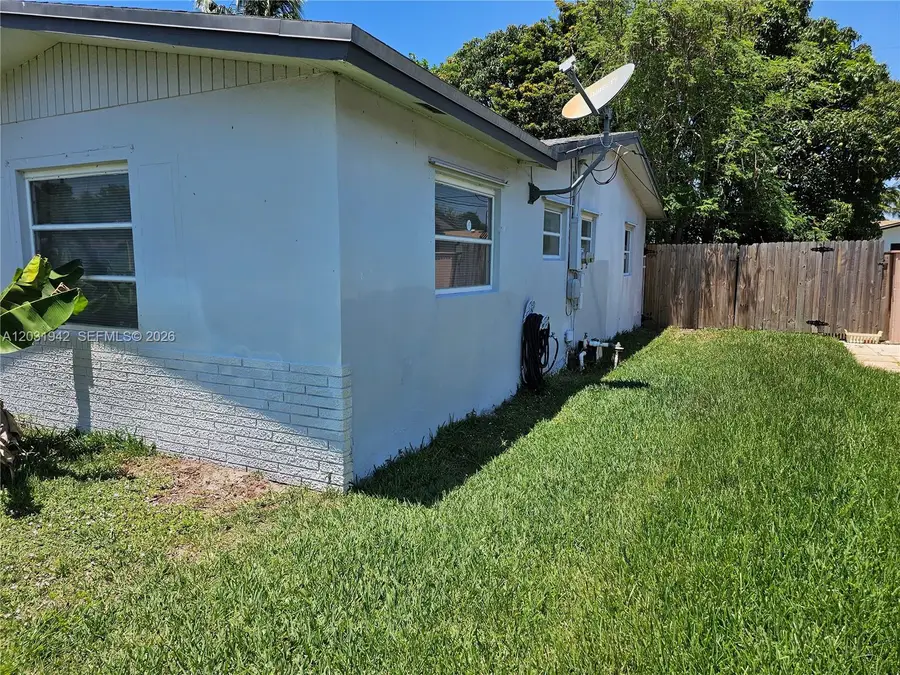 4431 NW 23rd Ct, Lauderhill, FL 33313 - #2