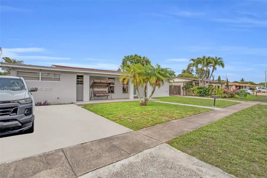 855 W 70th Pl, Hialeah, FL 33014 - #3
