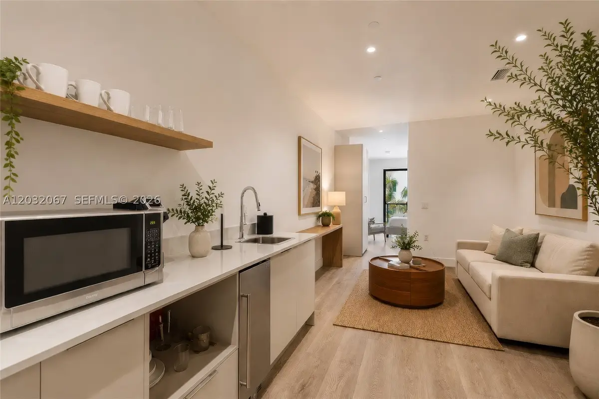239 SW 9th St #301, Miami, FL 33130 - #1