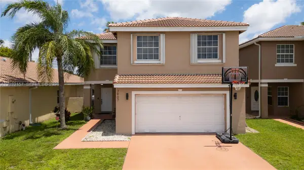 7907 N Silverado Cir, Davie, FL 33024