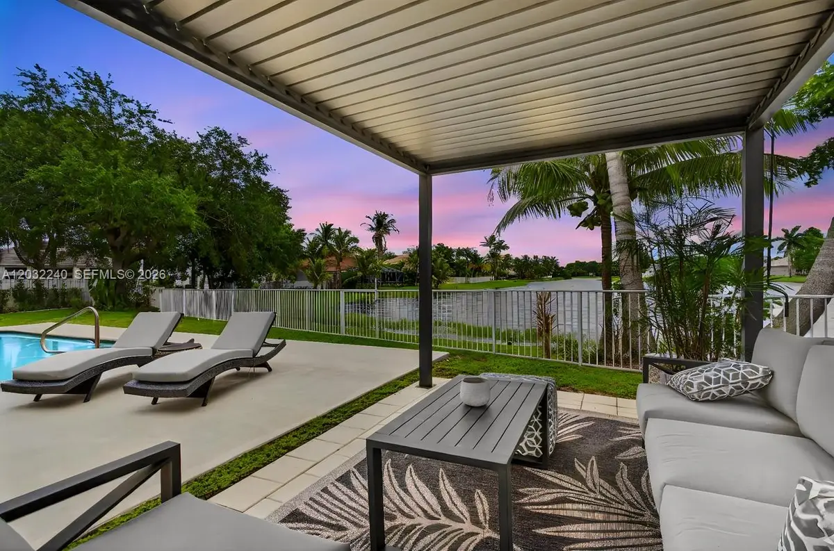 480 Cambridge Dr, Weston, FL 33326 - #1