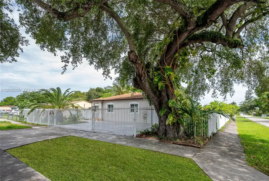 1507 NW 100th St, Miami, FL 33147 - #3