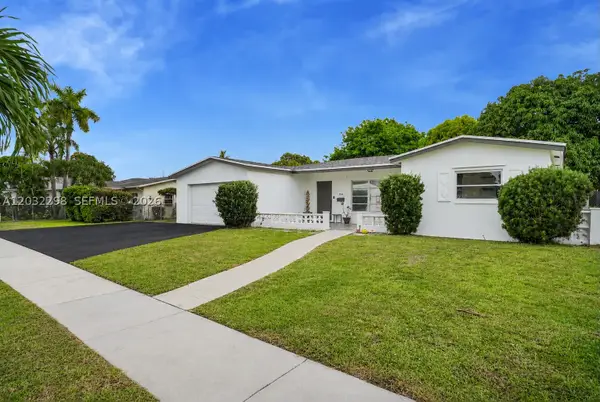 3940 NW 47th Ave, Lauderdale Lakes, FL 33319