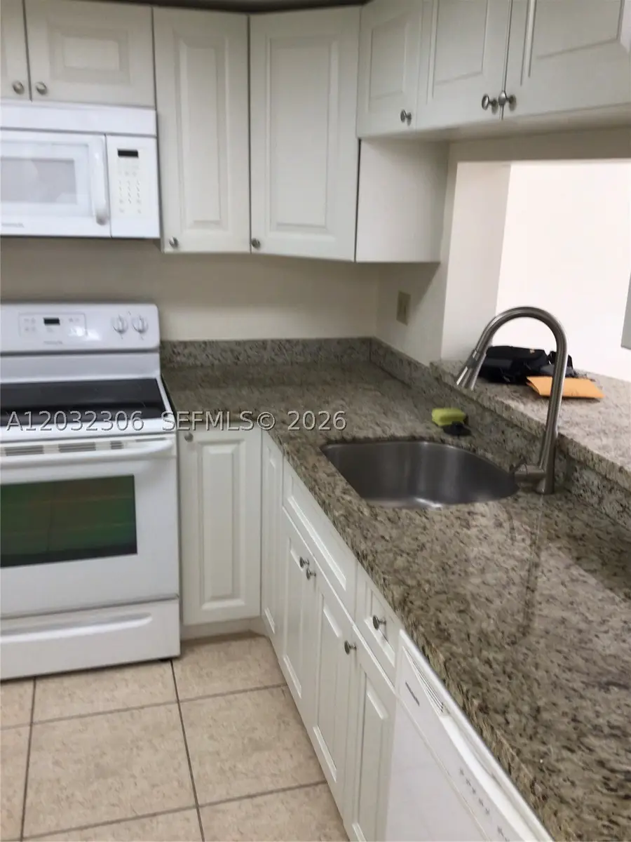 10975 SW 107th St #302, Miami, FL 33176 - #2