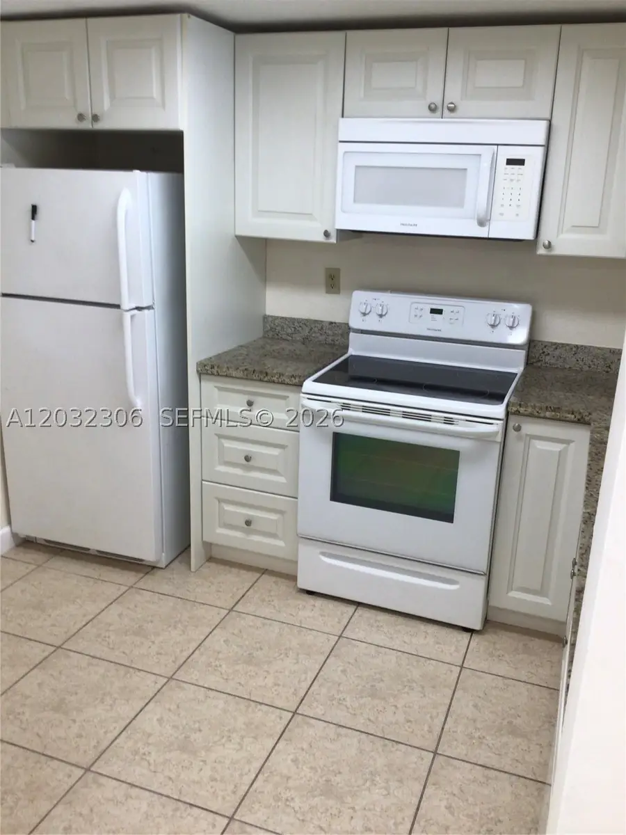10975 SW 107th St #302, Miami, FL 33176 - #3