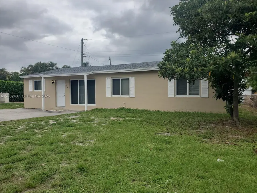 2124 SW 42nd Ter, Fort Lauderdale, FL 33317 - #2