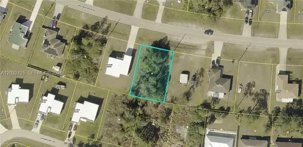 123 Greenbriar Blvd, Lehigh Acres, FL 33972