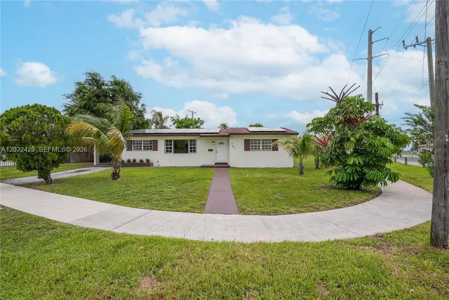 701 NW 176th Ter, Miami Gardens, FL 33169 - #2