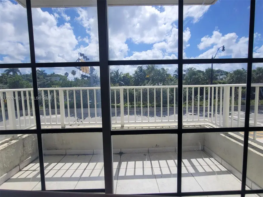 2600 Collins Ave #201, Miami Beach, FL 33140 - #2