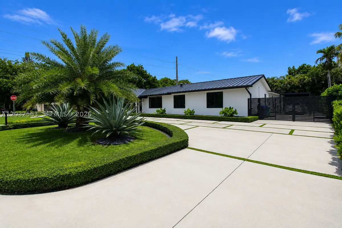 8700 SW 175th St, Palmetto Bay, FL 33157 - #1
