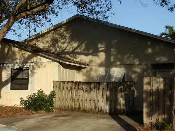 8680 Crater Ter, West Palm Beach, FL 33403