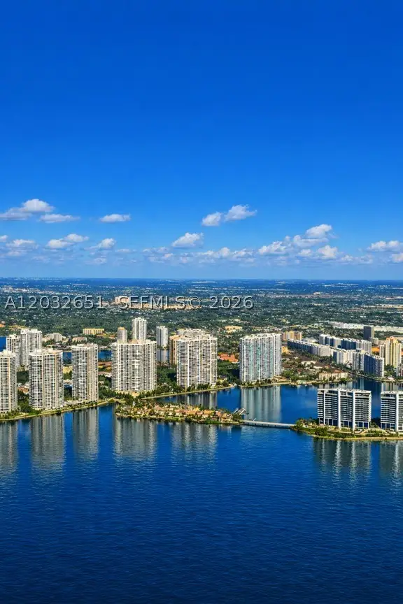 1000 W Island Blvd #911, Aventura, FL 33160 - #3