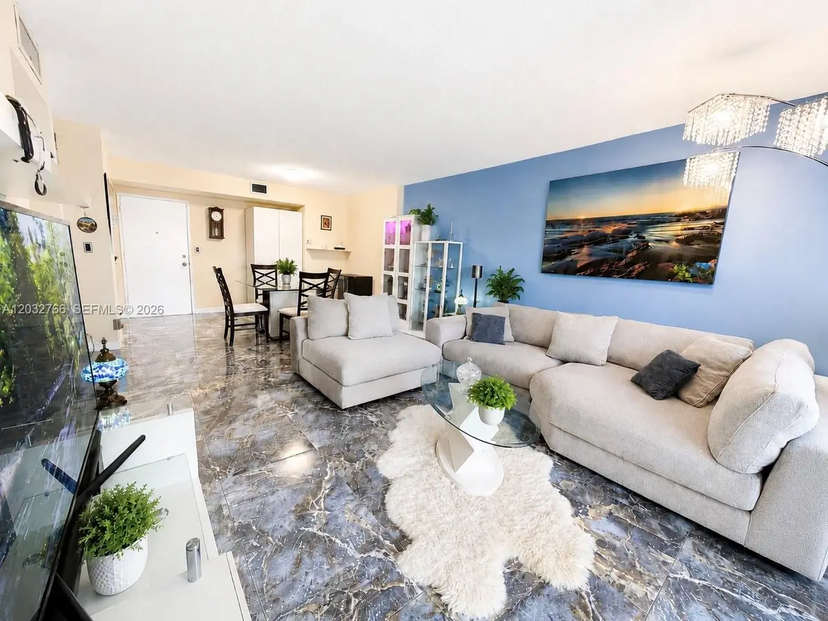 4200 Hillcrest Dr #403, Hollywood, FL 33021 - #1