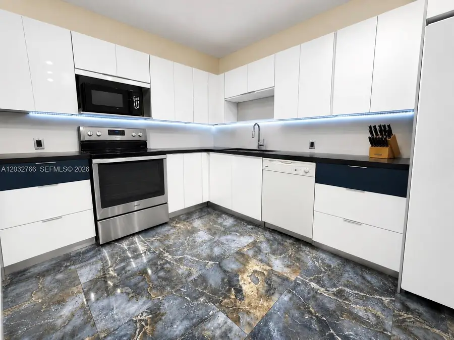 4200 Hillcrest Dr #403, Hollywood, FL 33021 - #2
