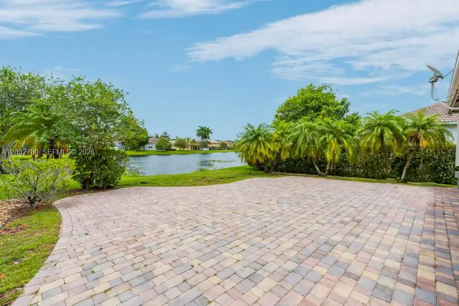 19301 Seneca Ave, Weston, FL 33332 - #2