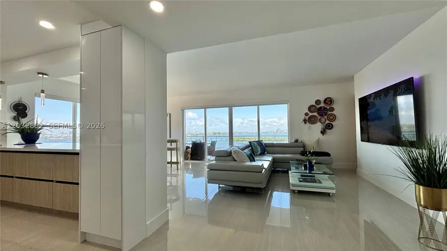 11111 NE Biscayne Blvd #16A, Miami, FL 33181 - #3