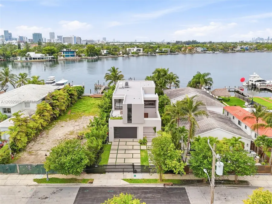 1050 Stillwater Dr, Miami Beach, FL 33141 - #3