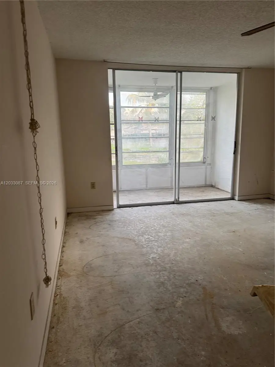 8325 Sunrise Lakes Blvd #112, Sunrise, FL 33322 - #1