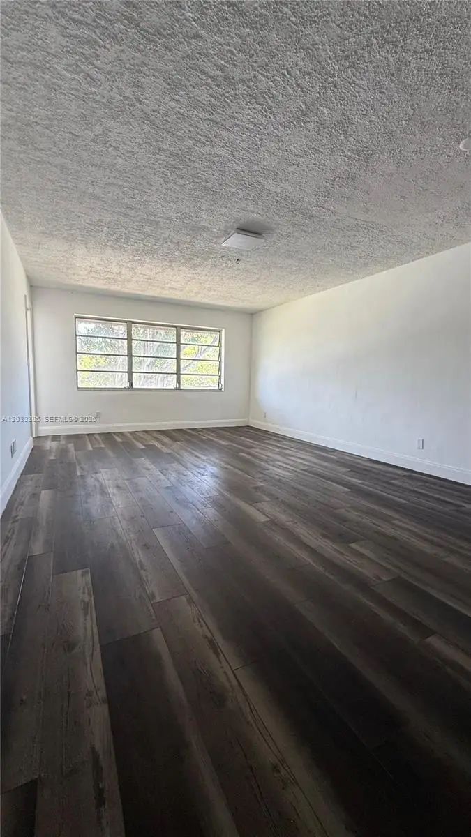 1400 NE 191st St #310, Miami, FL 33179 - #2