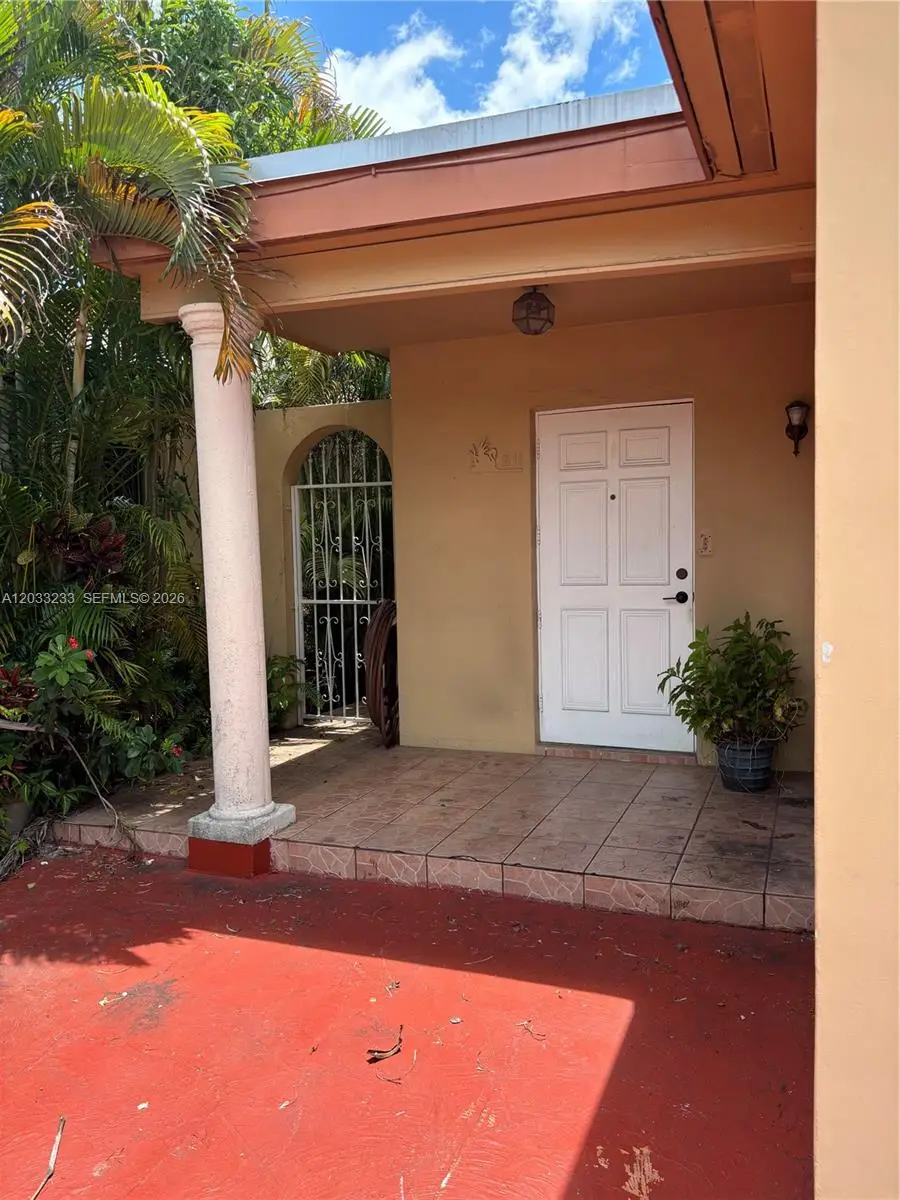 211 NW 60th Ave, Miami, FL 33126 - #1