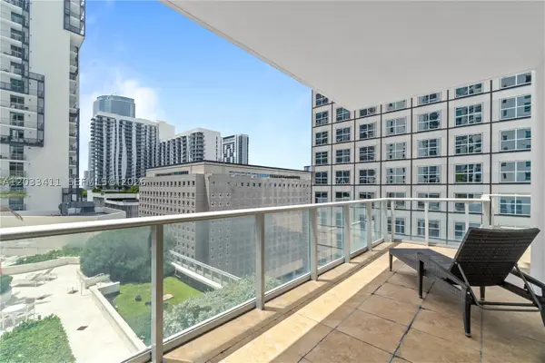 300 S Biscayne Blvd #T-1411, Miami, FL 33131