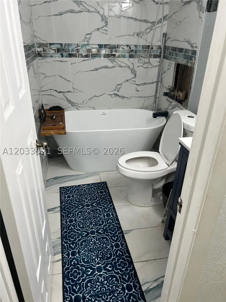 201 Lake Pointe Dr #203, Oakland Park, FL 33309 - #2