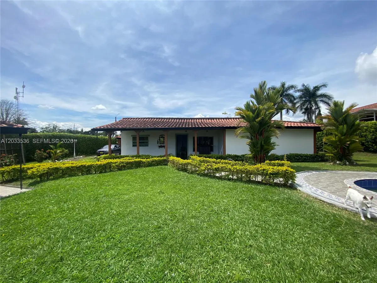 Casa 21 Barrio Morelia, Pereira, FL  - #1