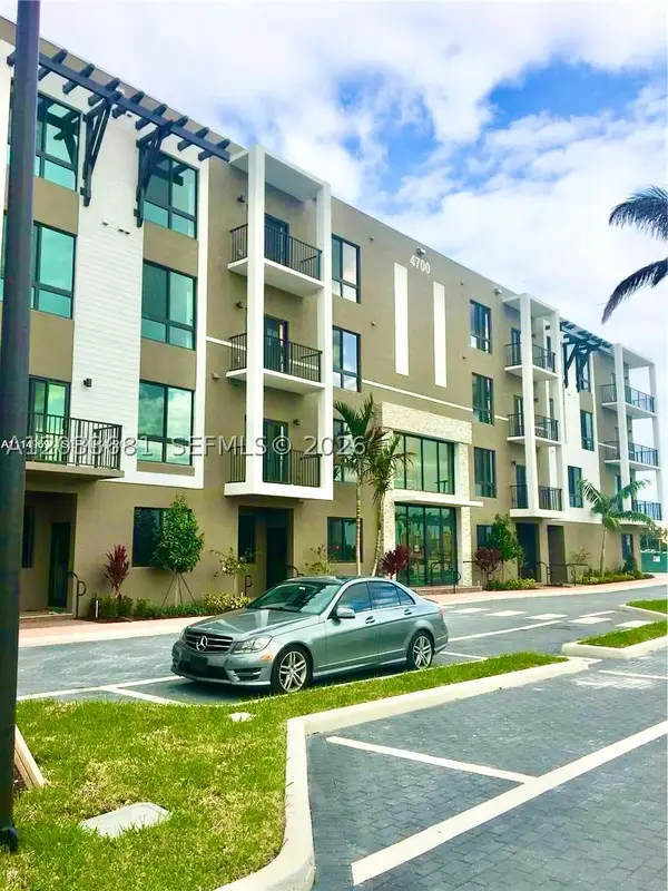 4700 NW 84th Ave #15, Doral, FL 33166