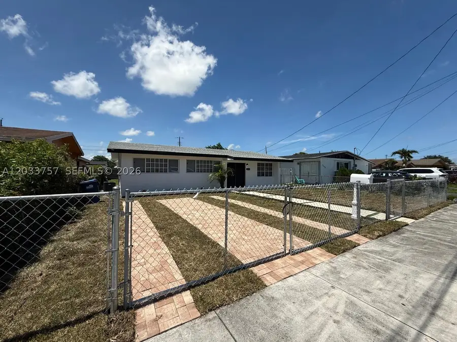 1749 NW 154th St, Miami Gardens, FL 33054 - #2