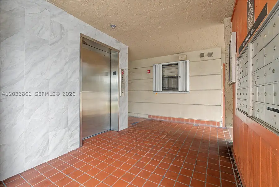 10227 NW 9th St Cir #206-3, Miami, FL 33172 - #2