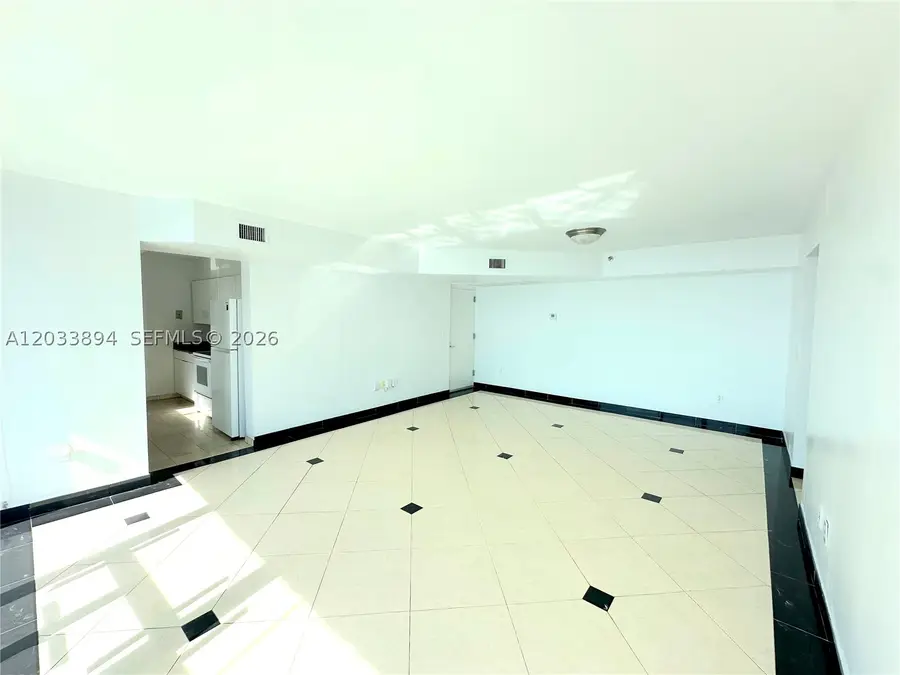 5900 Collins Ave #906, Miami Beach, FL 33140 - #3