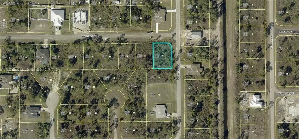 1052 Danforth St, Lehigh Acres, FL 33974 - #1
