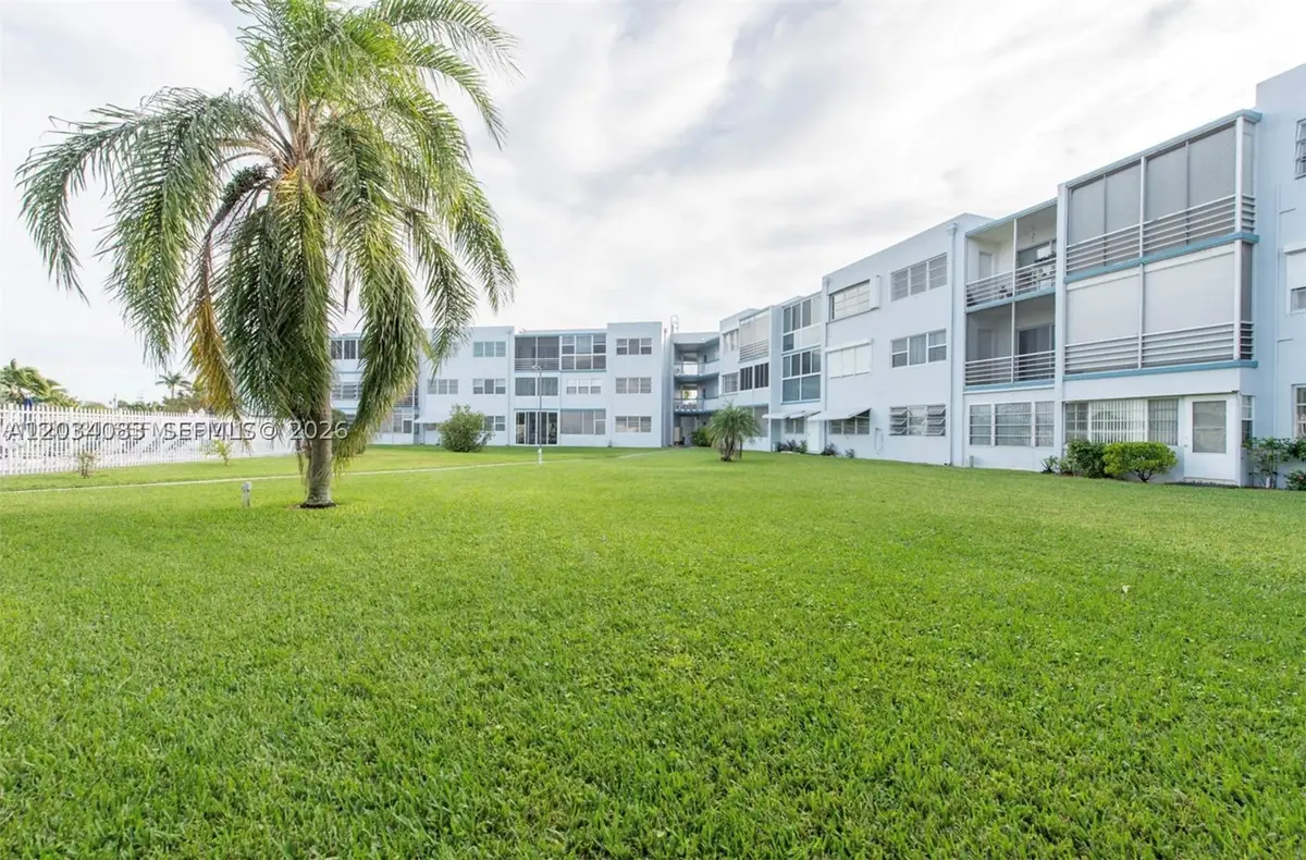 2200 Park Ln #105, Hollywood, FL 33021 - #1