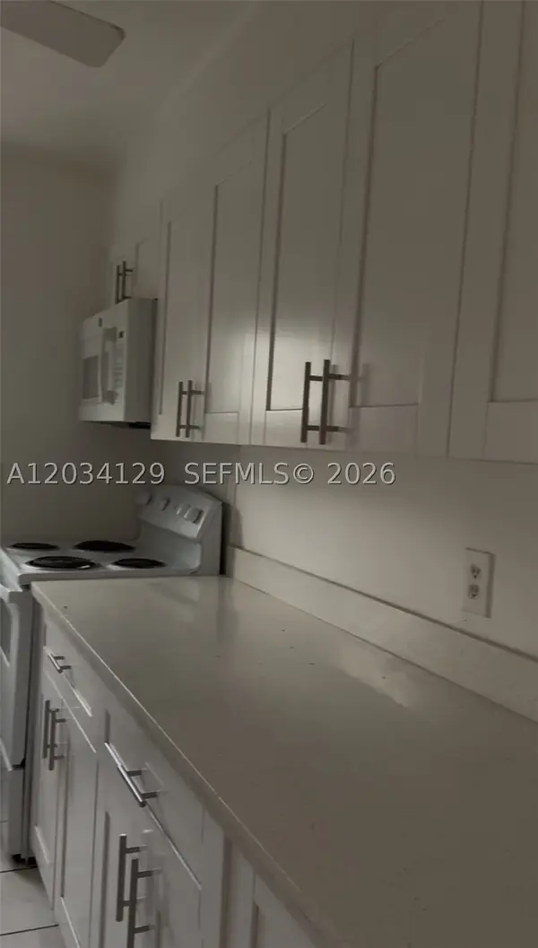 6732 Atlanta St, Hollywood, FL 33024