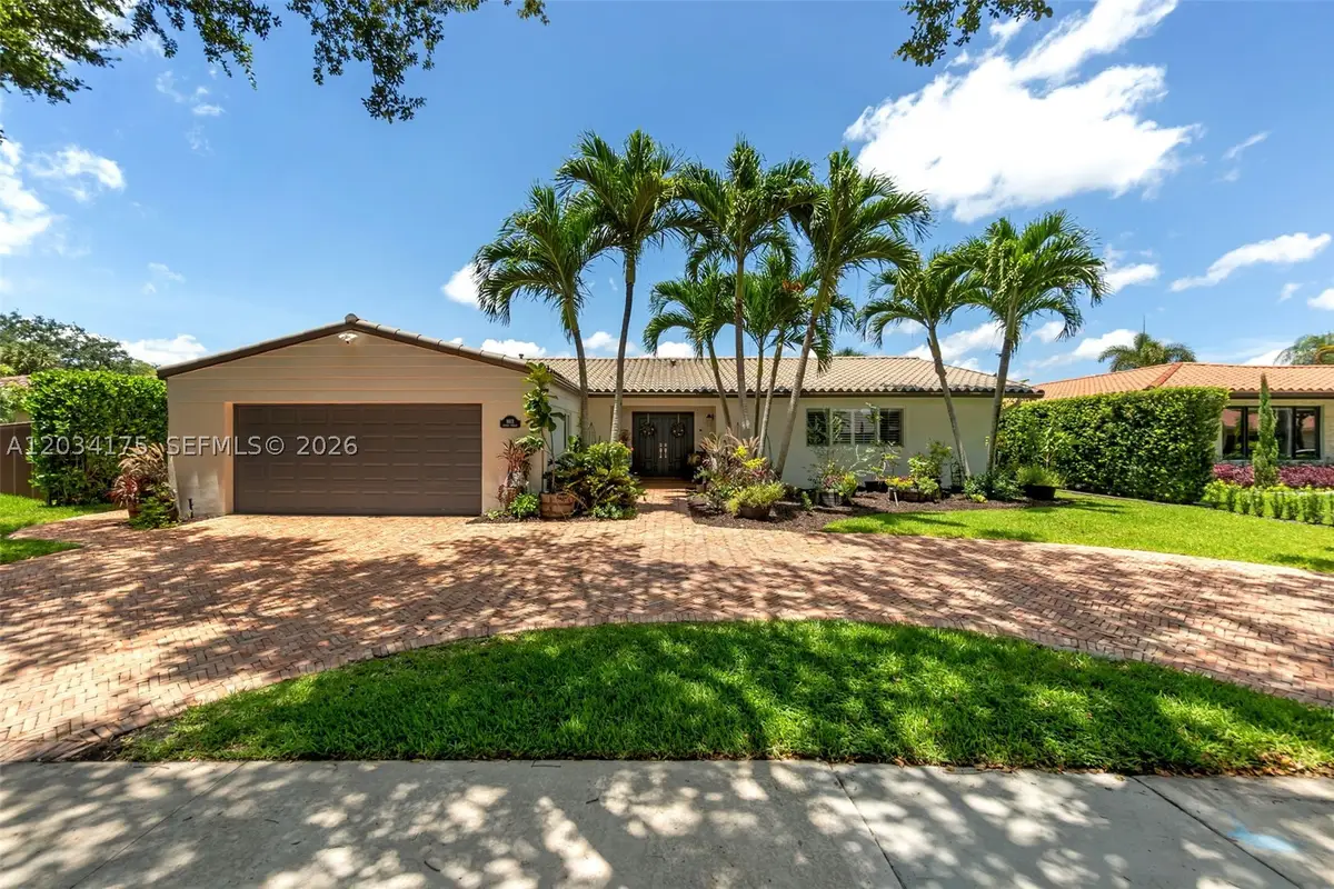 8601 Dundee Ter, Miami Lakes, FL 33016 - #1