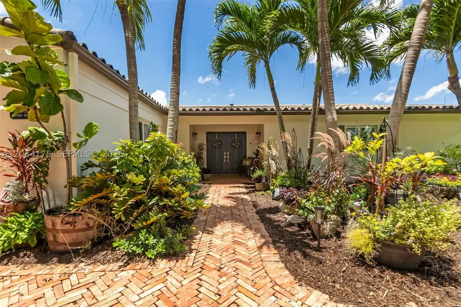 8601 Dundee Ter, Miami Lakes, FL 33016 - #3