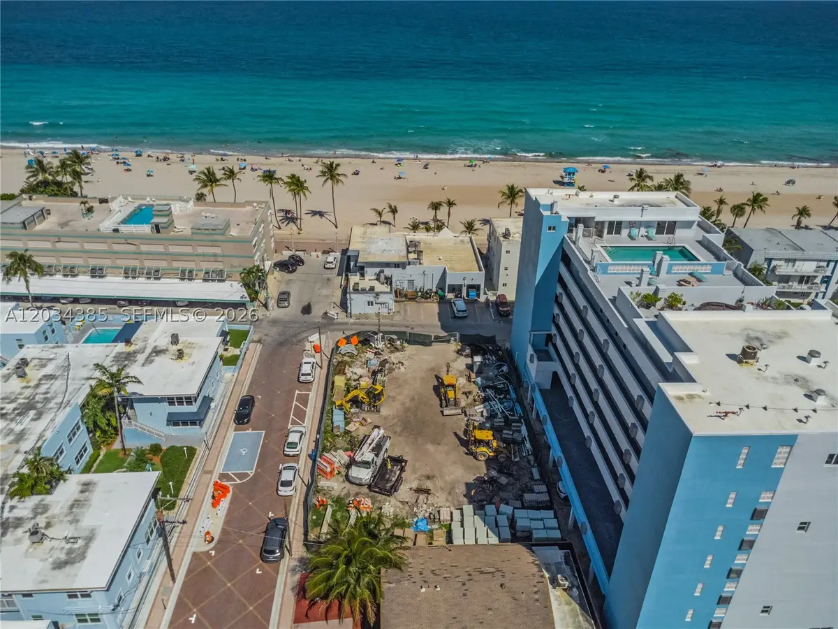 300 Van Buren St, Hollywood, FL 33019 - #1