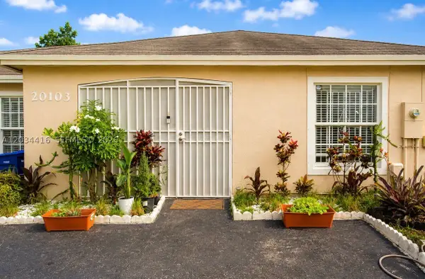 20103 NW 27th Cir, Miami Gardens, FL 33056