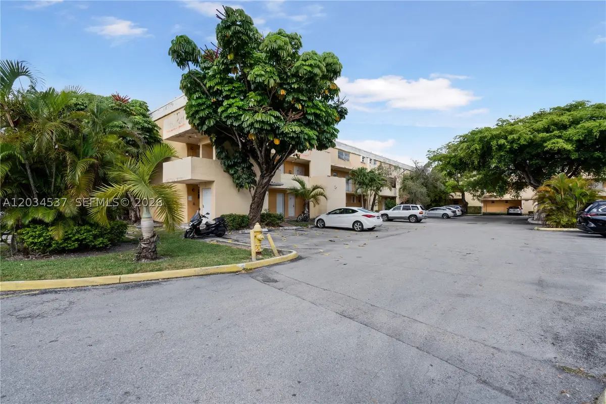 9371 Fontainebleau Blvd #I204, Miami, FL 33172 - #1