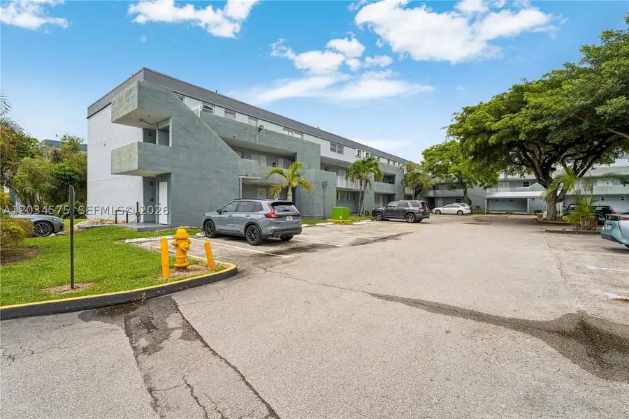 9371 Fontainebleau Blvd #I201, Miami, FL 33172 - #2