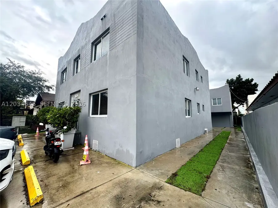 1684 SW 10th St, Miami, FL 33135 - #2